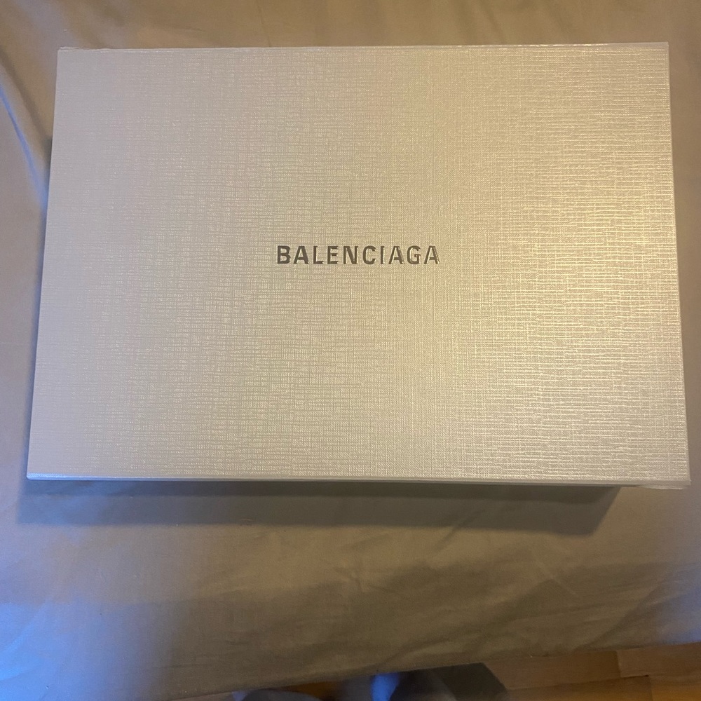 Balenciaga Le Cagole shoulder bag.